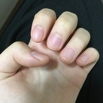 너넨 <b>손톱</b> 바짝깎아?