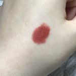 나 피부 하얗다