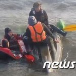 영종도 인근 해상 카누 전복…2명 구조