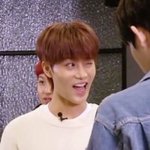 너네 핑크립이 더 좋냐 오렌지브라운립이 더 좋냐
