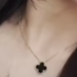 애<b>두라</b> 이목걸이 뭔지아는분 ㅜ