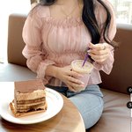 이 옷에 걸칠만한 <b>외투</b> 뭐 있을까