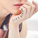 [EXO] 준면이 손, 백현이 잡지 문구 코로ㄴr <b>캠페인</b>이래
