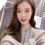 최근 아이유 <b>후면</b>카메라 셀카