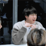 방탄 진<b>뷔</b><b>국</b> 각 1개짤 악플로 지친 마음이 사르륵