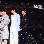 제이홉 완벽 <b>보호색</b>