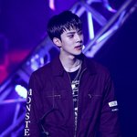[EXO] 밑밑 수트사진 찾아주려고 <b>서치</b>하는중에 짤줍