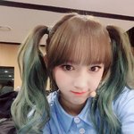 [방탈<b>죄송</b>] 왜 학교에 양갈래 머리를 하고 다니면 이상하게 쳐다볼까요...