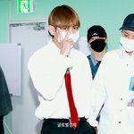 [모두드루와] 얘 누구임?빨간 넥타이에 검지에 <b>도장</b>샷