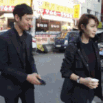 김혜수를 <b>여왕</b> 모시듯 하는 이제훈