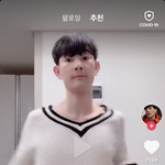 얘들아 이 <b>니트</b> 보고 떠오르는 배우 좀