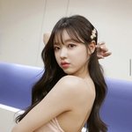 <b>분명</b> 방학할땐 단발이였는데..