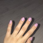 나 손톱 색 예뿌지않움??