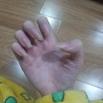 [ㅈㄱㄴ] <b>손톱</b> 잘러 말어?