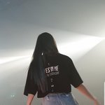 나는 <b>한</b>달<b>뒤</b>에 데뷔하는 비주얼센터다...