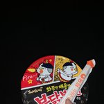<b>와우</b> 방금 편의점 갔다왔는데 손님 세명있더라