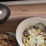 아 비주얼은 별로<b>지만</b>,,