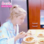 [이것좀봐줘] <b>솔라</b> 웃는 거 왜케 예쁨