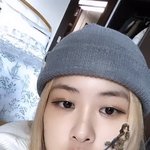 로제 <b>금발</b> vs 검은 <b>머리</b>