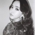 <b>손나은</b> 이사진 한예슬이랑 똑같이 생기지않음?