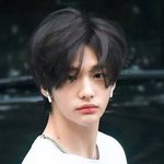 [댓글부탁해] 아이돌 잘<b>알</b>들아 <b>이</b> 사람 누구임?