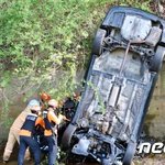 과천 중앙동서 승용차 3m 아래 <b>하천</b> 추락…2명 중·경상