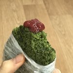 얘들아 <b>쑥떡</b>에 딸기잼 얹어먹으면 맛있어