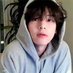 뷔 존잘<b>이네</b>