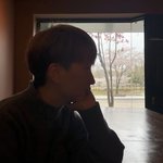 솔직히 화장빨이다 이러는데 생얼놓고봐도 여자 평균외모가 거의 훨씬...