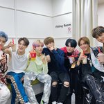 [NCT] 얘들아 <b>손가락</b> <b>한</b> 개는 접어야지