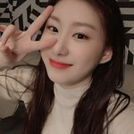 최애 <b>스무고개</b>하자