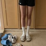 [19] 이 <b>반바지</b> 입고 다니기 너무 짧아?