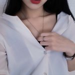 내 <b>쇄골</b> 이쁘지 ..
