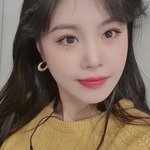 한 달 동안 머리색 3번 바뀐 여자 아이돌