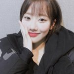 이 사진 애<b>교살</b>처럼 화장하고 싶어