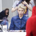 레오 <b>삼백</b>안 눈 실제로 마주치면 다리에 힘 풀릴 것 같음...