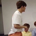 엉덩이에 <b>수박</b>을 숨긴