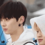황민현 조카 <b>착함</b>