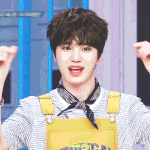 [인피니트] 성종이 <b>노란색</b>이 찐으로 잘어울리는것같음