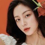 뭔지 모르겠지만 <b>우선</b> 얼굴이 ㅈㄴ 예쁘다