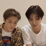 [모두드루와] <b>사생</b>한테 연락온걸 본 남<b>돌</b>반응