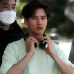 [댓글부탁해] 오늘자 길거리 <b>포착</b>된 원빈 ㄷㄷㄷㄷㄷㄷ