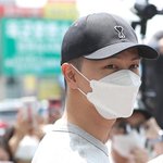 [돌판] 충격!!! 아이돌 중에 군대 너무 빨리 가는거 아님??