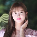 [댓글부탁해] 오마이걸 <b>유아</b>님 하관이 약간 송혜교님 닮은듯