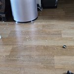 <b>양주병</b> 던지기.. 끝없는 폭력성