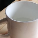 [댓글부탁해] 컵에 담긴거 <b>우유</b>게 물이게