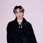 [NCT] 이동혁 이 사진에서 <b>앞머리</b> 덮고 뒷머리 제거