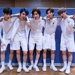 키크고 개마른 어린남돌 파는 건 어때?