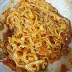 칼비빔면은 왜 맛있는지 설명 좀 해줄 사람?