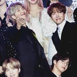 [방탄소년단] 머삐<b>그쯤</b>) 출구 문지기들